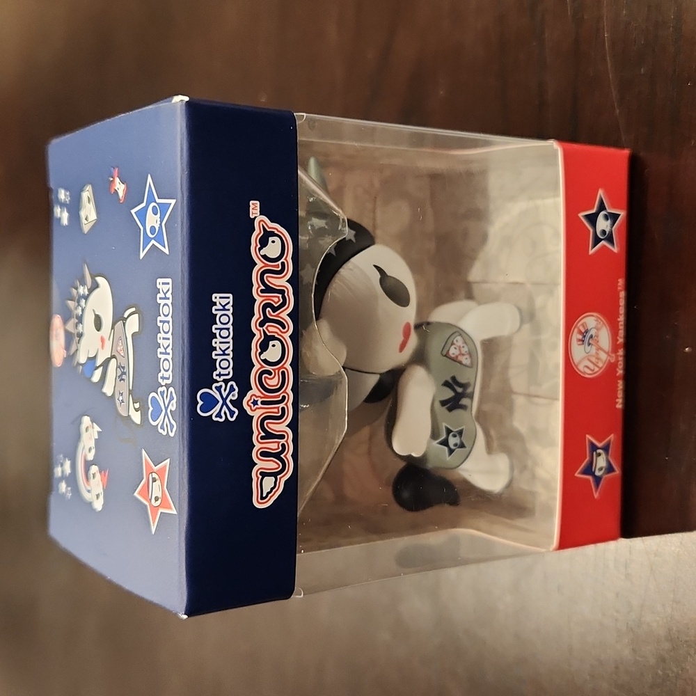 tokidoki New York Yankees 2" figurine